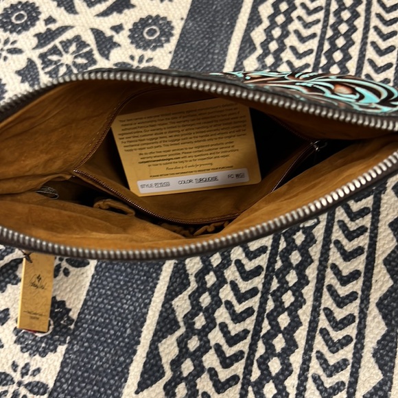 Patricia Nash Valerie Turquoise Wristlet - Picture 5 of 11